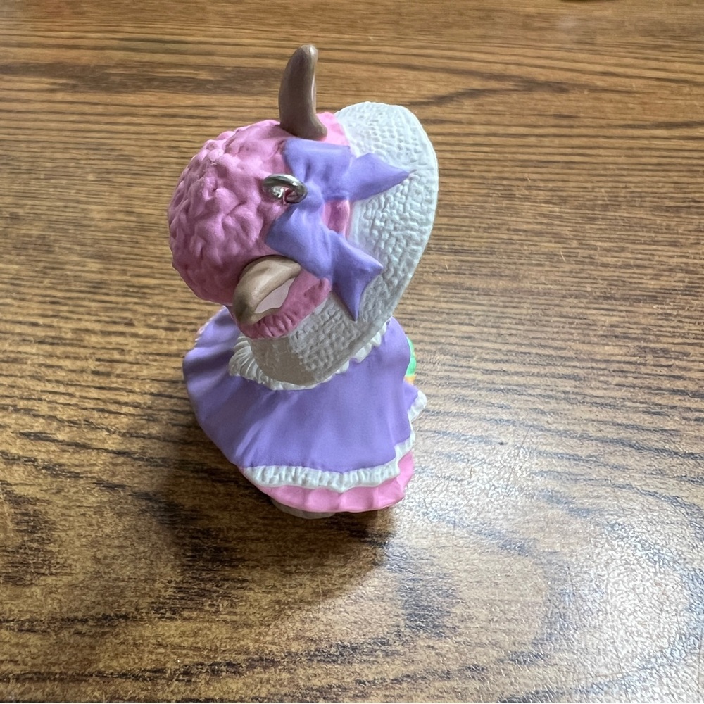 Hallmark Springtime Bonnets 1997 Spring Collection Handcrafted & Dated 1997 - Picture 8 of 9